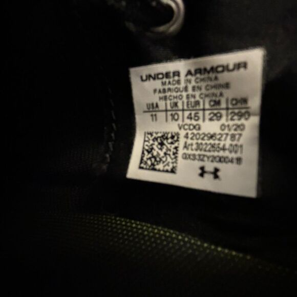 Under Amour men 11 Black and grey soccer Cleats - Picture 5 of 5